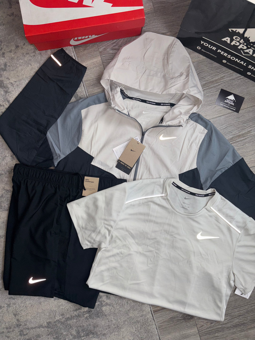 Nike Windrunner Triset - ‘Black/Cream’