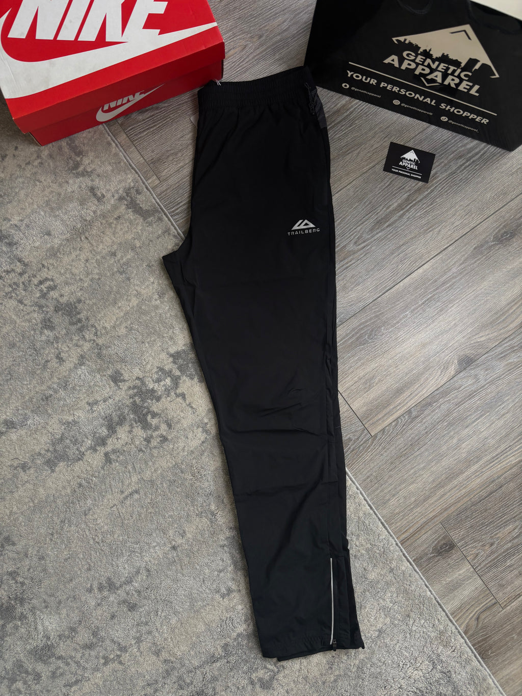 Trailberg Surge Tracksuit - ‘Black/Red’