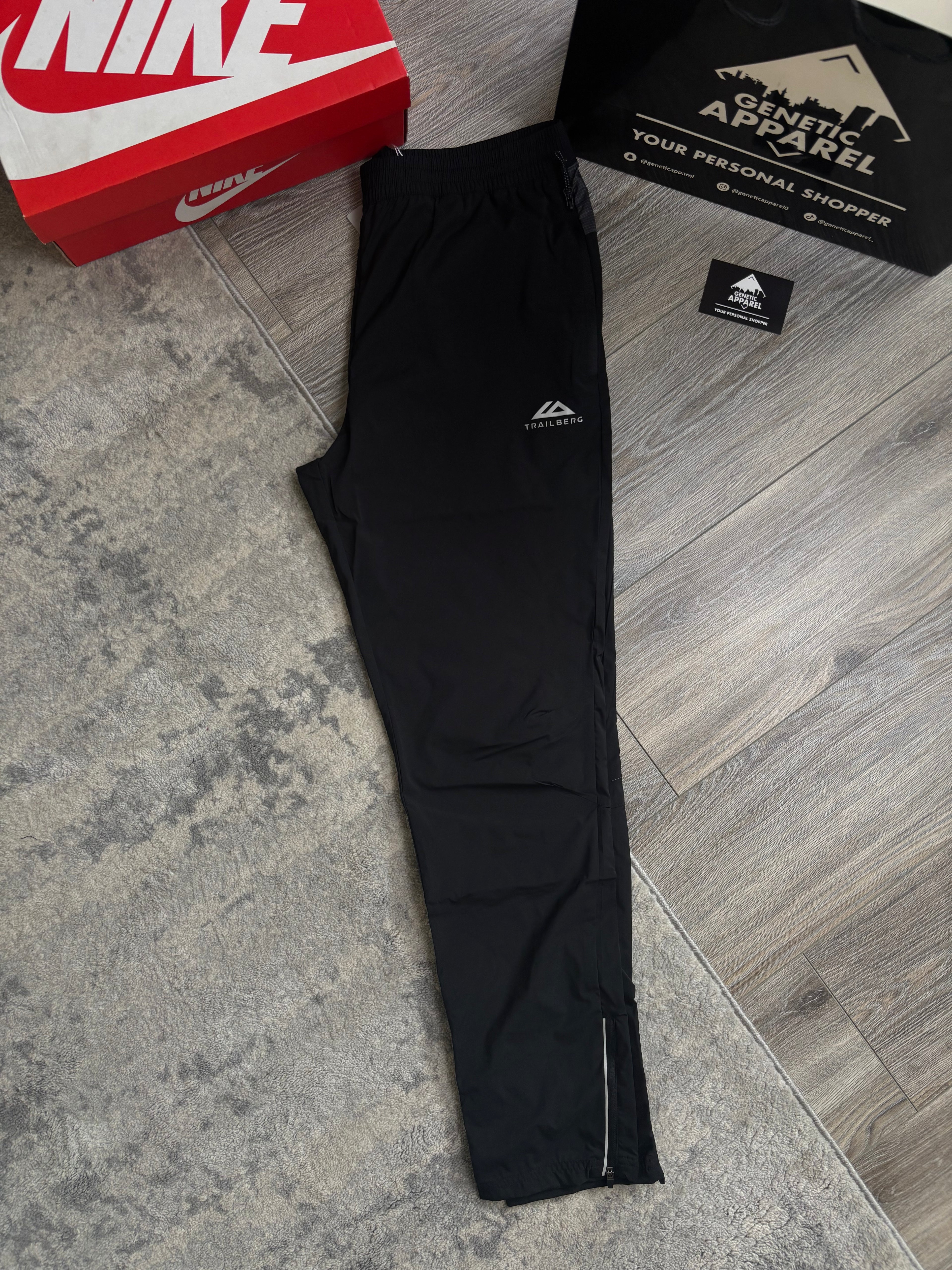 Trailberg Surge Tracksuit - ‘Black/Red’